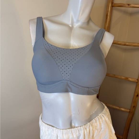 Lululemon Run Times Bra *High Support D34
Blue Cast - Picture 3 of 9